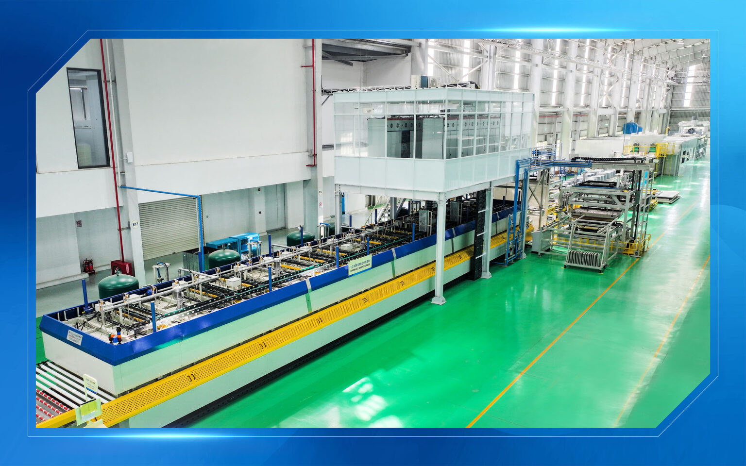 Nhà máy Kính ô tô cao cấp vận hành dây chuyền sản xuất kính chắn gió xe du lịch
