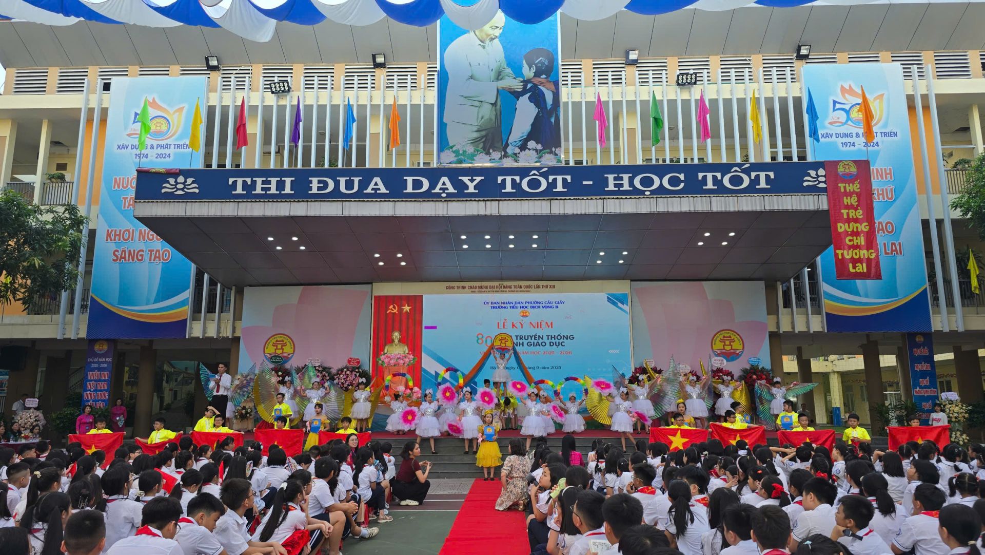 Trường Tiểu học Dịch Vọng B tưng bừng khai giảng năm học mới 2025-2026