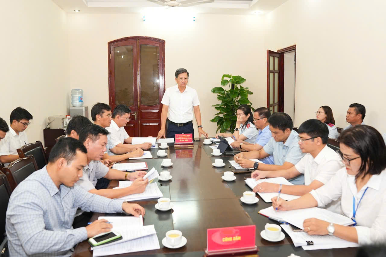 Phó Chủ tịch Thường trực UBND thành phố Lê Anh Quân chủ trì buổi tiếp công dân định kỳ tháng 8/2025. Phó Chủ tịch Thường trực UBND thành phố Lê Anh Quân chủ trì buổi tiếp công dân định kỳ tháng 8/2025.