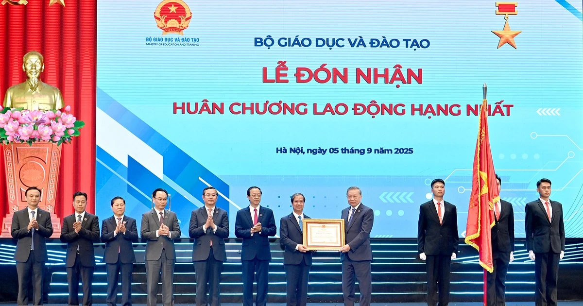 [Ảnh] Tổng Bí thư Tô Lâm dự Lễ kỷ niệm 80 năm truyền thống ngành Giáo dục và khai giảng năm học 2025-2026