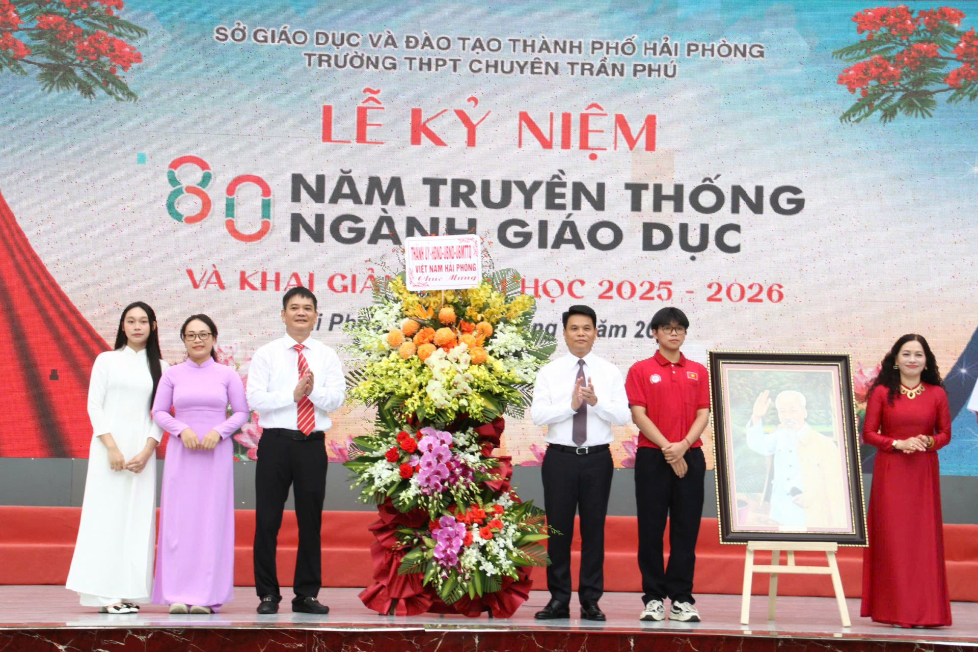 Hơn 1,05 triệu học sinh Hải Phòng nô nức chào đón năm học mới