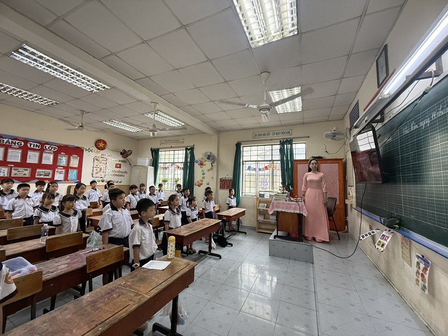 Lớp 3.6 chào cờ trực tuyến Lớp 3.6 chào cờ trực tuyến