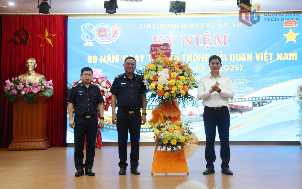 Hải quan khu vực VIII tổ chức Lễ kỷ niệm 80 năm Ngày truyền thống Hải quan Việt Nam