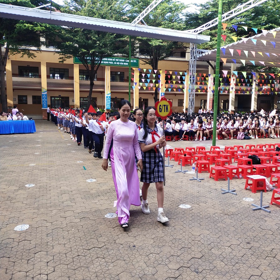 Chào đón các Em học sinh lớp 6 Chào đón các Em học sinh lớp 6