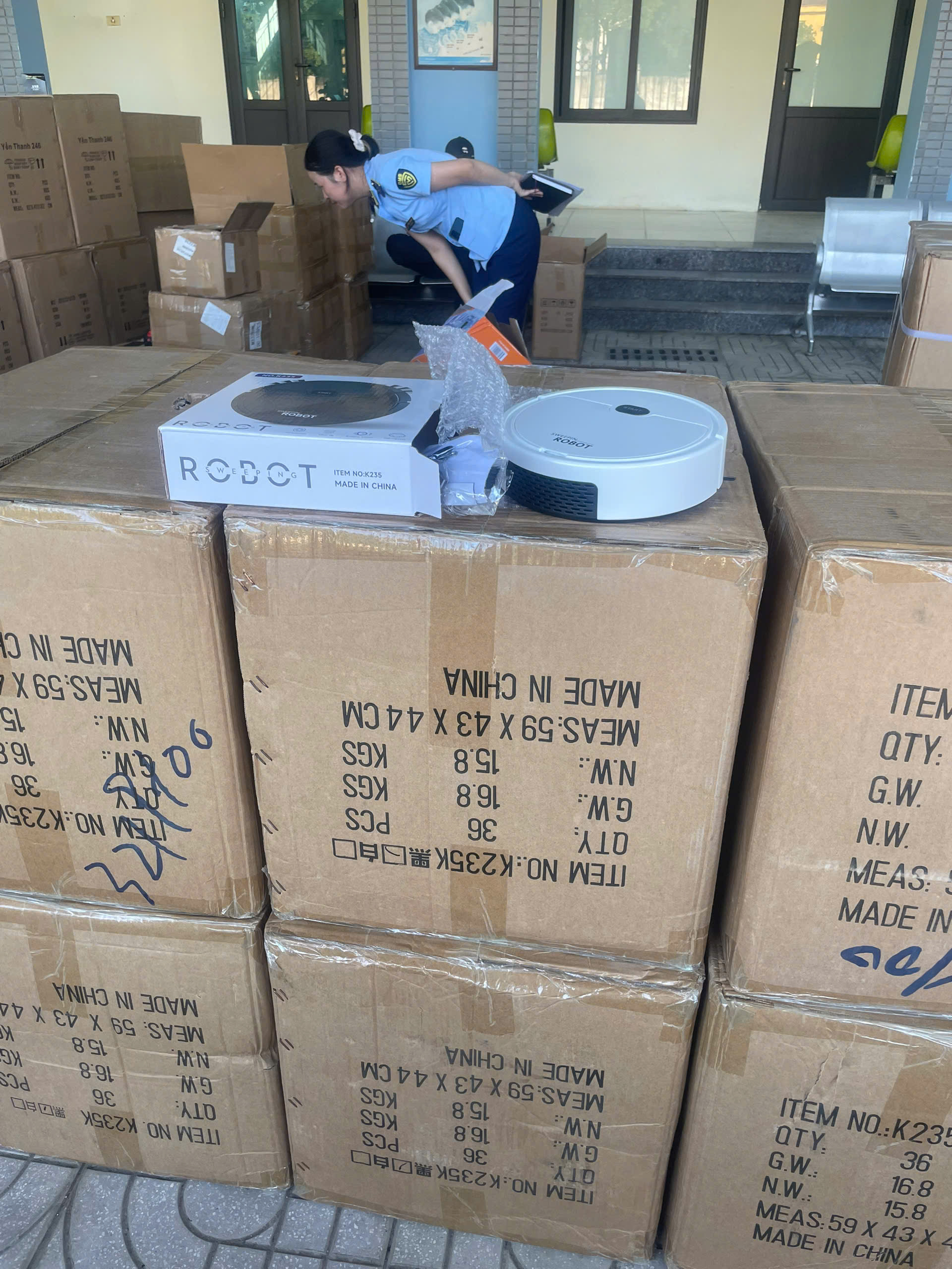 Lô hàng hóa vi phạm Lô hàng hóa vi phạm