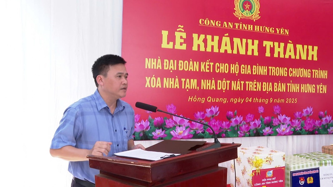 Nguyễn Tuấn Anh - Bí thư Đảng ủy, Chủ tịch HĐND xã Hồng Quàng phát biểu tại buổi lễ