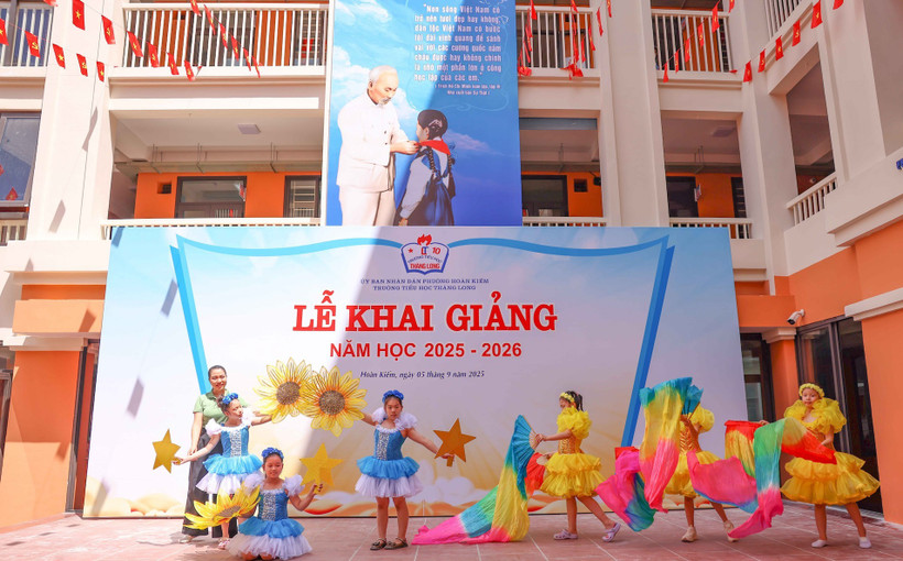 sáng 5/9, khoảng 1,7 triệu nhà giáo và 30 triệu học sinh, sinh viên cả nước khai giảng năm học 2025-2026. (Ảnh Đại Thắng).
