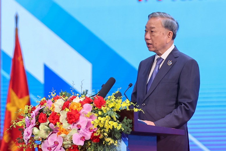 Tổng Bí thư Tô Lâm phát biểu tại Lễ kỷ niệm 80 năm truyền thống ngành Giáo dục và khai giảng năm học mới 2025-2026 sáng 5/9 - Ảnh: VGP/Nhật Bắc