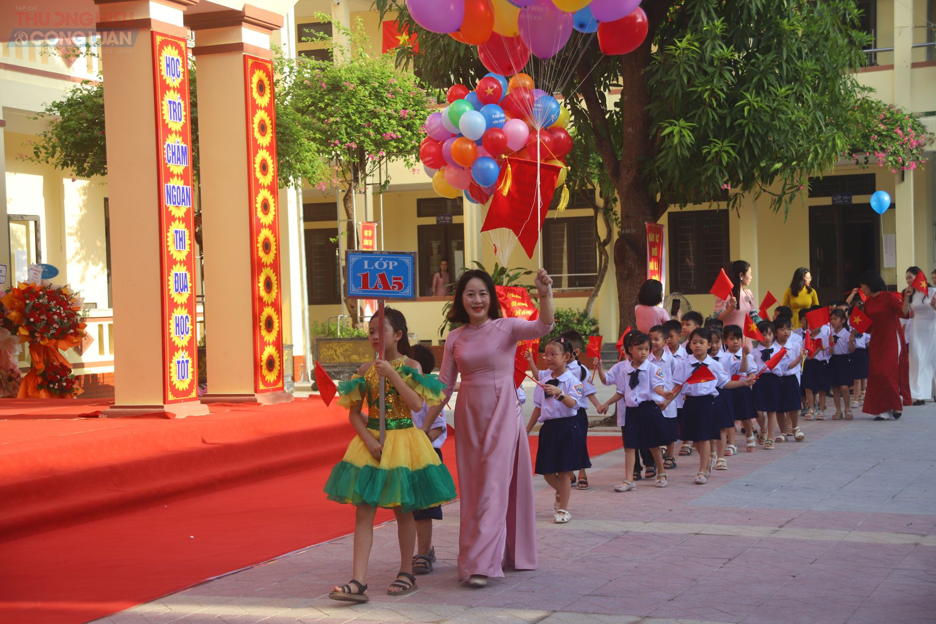 Chào đón các em học sinh lớp 1