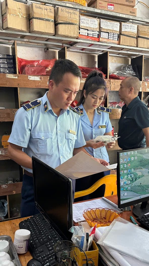 Lào Cai: Đội QLTT số 1 phát hiện và xử lý nghiêm cơ sở kinh doanh hàng hóa giả mạo nhãn hiệu