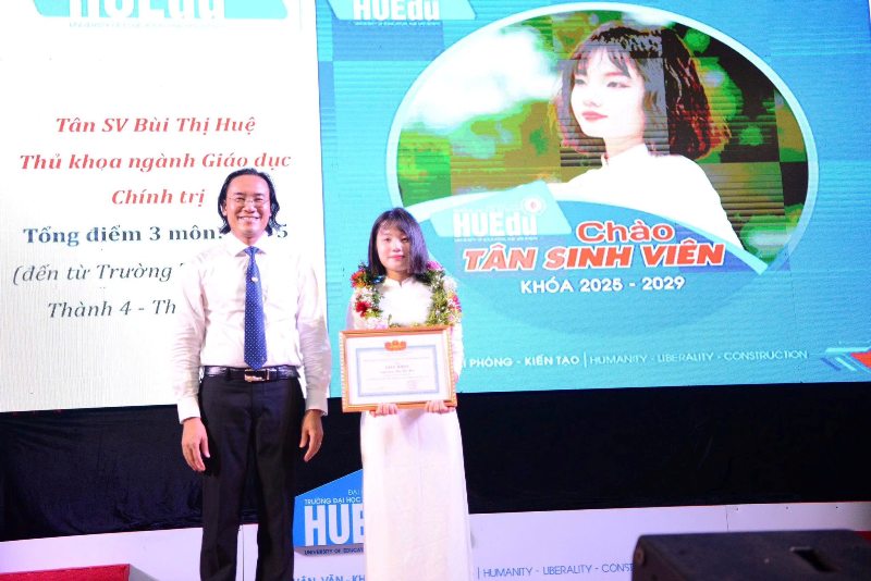 Những tân sinh viên “đặc biệt” của Trường Đại học Sư phạm Huế