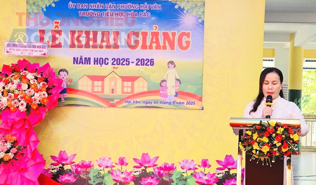 Cô giáo Lê Thị Thanh Xuân - Hiệu trưởng Trường Tiểu học Hoà Bắc, thuộc Phường Hải Vân. Cô giáo Lê Thị Thanh Xuân - Hiệu trưởng Trường Tiểu học Hoà Bắc, thuộc Phường Hải Vân.