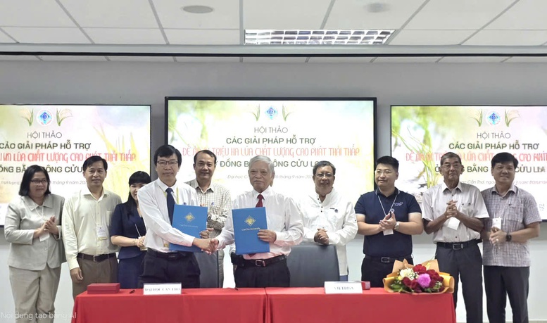 Đại học Cần Thơ và Hiệp hội Ngành hàng lúa gạo Việt Nam ký thỏa thuận hợp tác - Ảnh: VGP/LS Đại học Cần Thơ và Hiệp hội Ngành hàng lúa gạo Việt Nam ký thỏa thuận hợp tác - Ảnh: VGP/LS