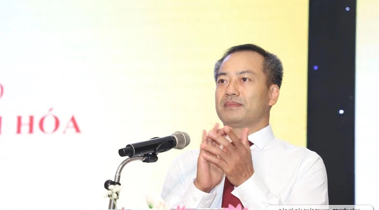 Chánh án Tòa án Nhân dân tỉnh Đỗ Thế Bình phát biểu ôn lại truyền thống vẻ vang 80 năm ngành Tòa án. Chánh án Tòa án Nhân dân tỉnh Đỗ Thế Bình phát biểu ôn lại truyền thống vẻ vang 80 năm ngành Tòa án.