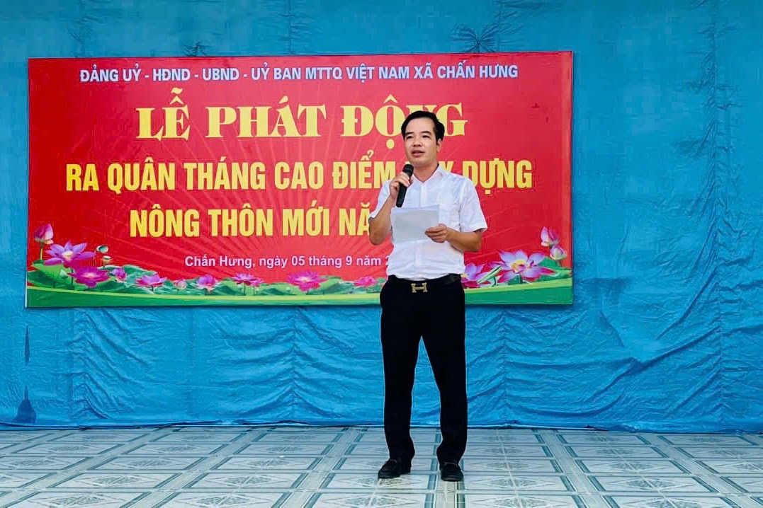 Đồng chí Bùi Thanh Tùng, Bí thư Đảng ủy xã kêu gọi toàn thể Nhân dân chung tay, góp sức để về đích xã Nông thôn mới kiểu mẫu trong tháng 10/2025. Đồng chí Bùi Thanh Tùng, Bí thư Đảng ủy xã kêu gọi toàn thể Nhân dân chung tay, góp sức để về đích xã Nông thôn mới kiểu mẫu trong tháng 10/2025.