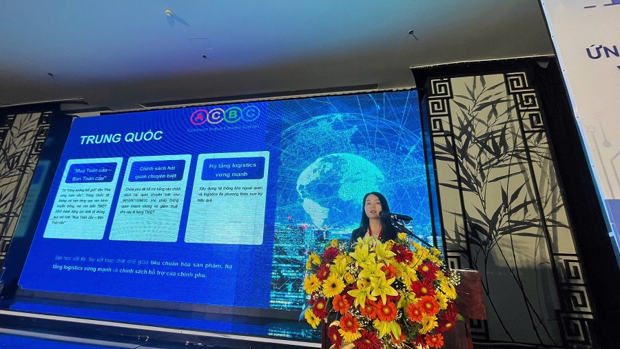 Bà Nguyễn Thị Hoài An – Phó Chủ tịch Liên minh Thương mại điện tử xuyên biên giới toàn cầu (ACBC Global), Chủ tịch ACBC Việt Nam chia sẻ tại Hội nghị
