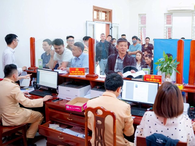 Nghệ An triển khai cấp đổi giấy phép lái xe trực tuyến 100%
