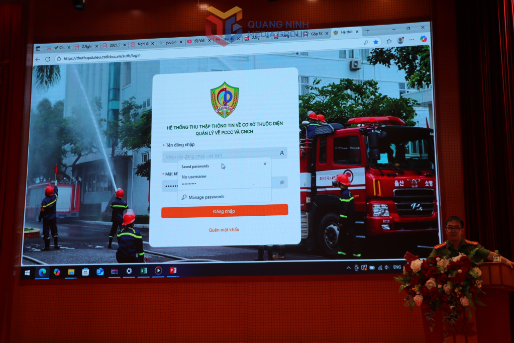 Công an đặc khu hướng dẫn khai báo cập nhật dữ liệu về phòng cháy chữa cháy, cứu nạn cứu hộ. Công an đặc khu hướng dẫn khai báo cập nhật dữ liệu về phòng cháy chữa cháy, cứu nạn cứu hộ.
