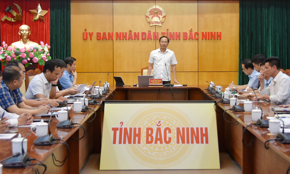 Đồng chí Phạm Văn Thịnh, Ủy viên Ban Thường vụ Tỉnh ủy, Phó Chủ tịch UBND tỉnh phát biểu tại buổi làm việc. Đồng chí Phạm Văn Thịnh, Ủy viên Ban Thường vụ Tỉnh ủy, Phó Chủ tịch UBND tỉnh phát biểu tại buổi làm việc.