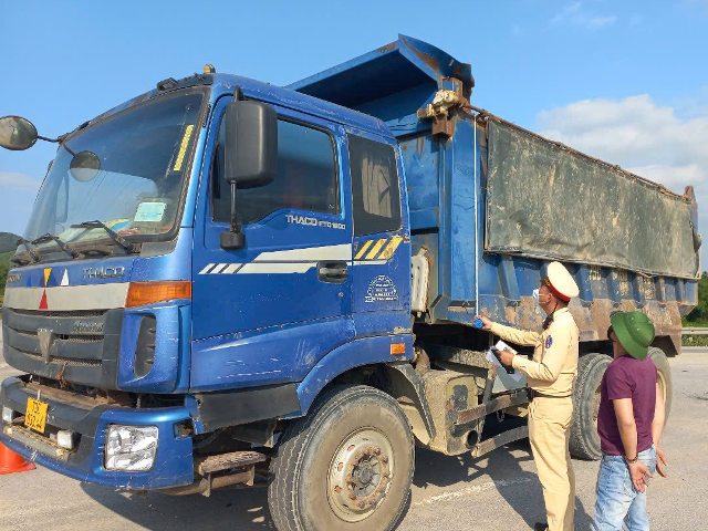 Hơn 12 tỷ đồng tiền phạt vi phạm giao thông sau 2 tháng cao điểm tại Quảng Trị