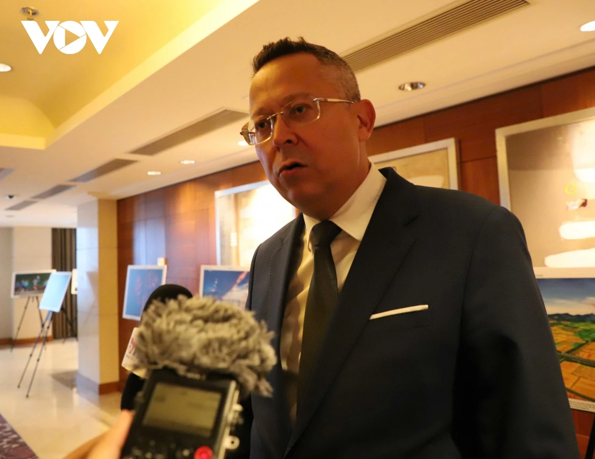 Bộ trưởng Ladislav Kamenický trả lời phỏng vấn VOV.