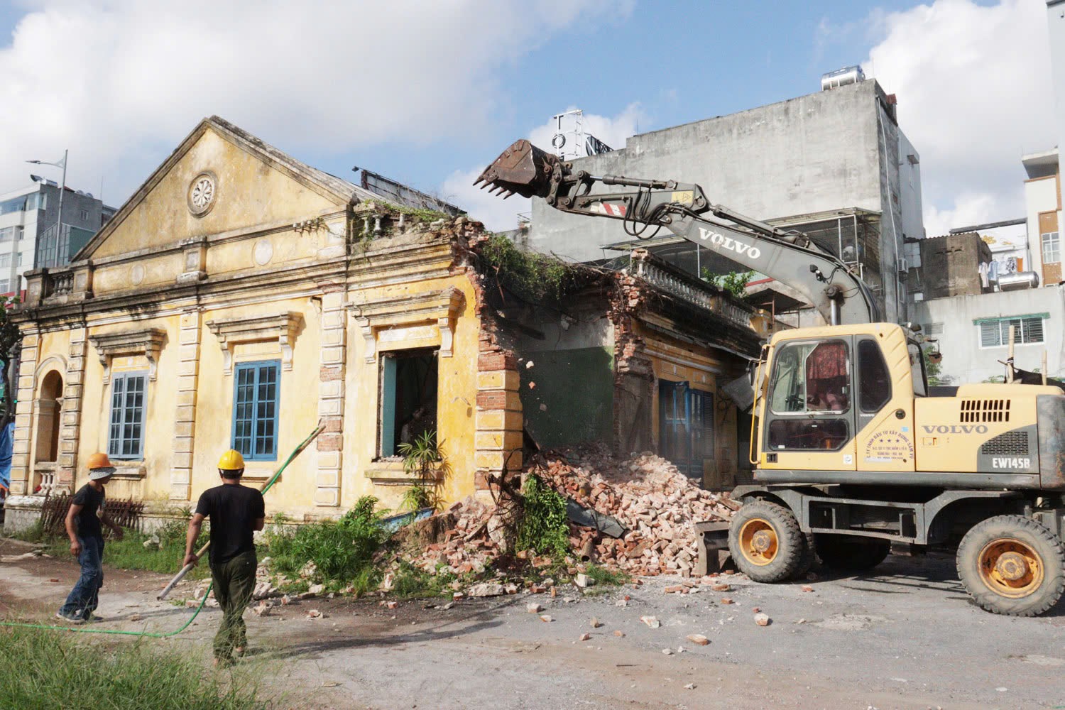 Phường Lê Chân tổ chức tháo dỡ công trình phục vụ giải phóng mặt bằng Dự án đầu tư xây dựng chỉnh trang đô thị