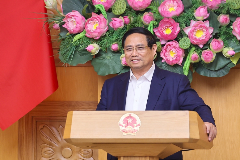 Thủ tướng Phạm Minh Chính cảm ơn các ý kiến đóng góp tâm huyết, trách nhiệm, với tư duy, phương pháp luận, cách tiếp cận giải quyết vấn đề khoa học, sát thực tế của các thành viên Hội đồng Tư vấn chính sách - Ảnh: VGP/Nhật Bắc