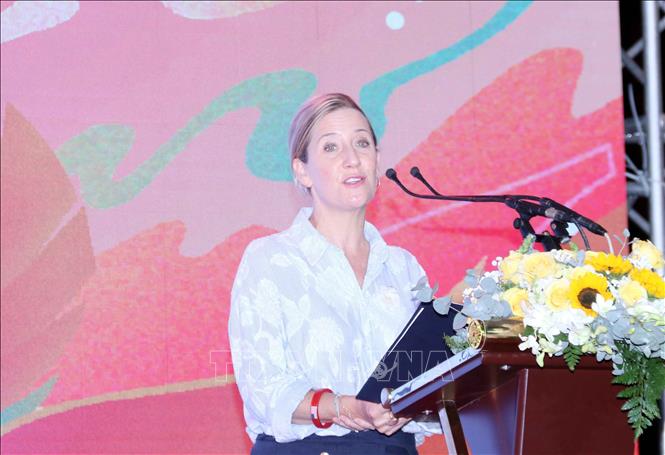 Bà Melissa A. Brown, Tổng lãnh sự Hoa Kỳ tại Thành phố Hồ Chí Minh khai mạc chương trình Giao lưu hữu nghị Việt Nam- Hoa Kỳ tại Thành phố Hồ Chí Minh. Ảnh: Xuân Khu-TTXVN Bà Melissa A. Brown, Tổng lãnh sự Hoa Kỳ tại Thành phố Hồ Chí Minh khai mạc chương trình Giao lưu hữu nghị Việt Nam- Hoa Kỳ tại Thành phố Hồ Chí Minh. Ảnh: Xuân Khu-TTXVN