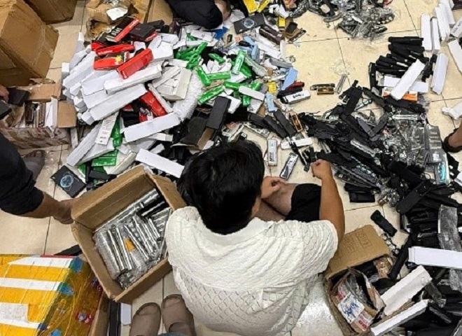 Tang vật vi phạm thu được. Ảnh: Công an Hà Nội