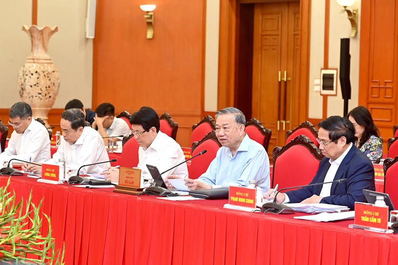 Tổng Bí thư Tô Lâm phát biểu kết luận tại cuộc làm việc với Ban Thường vụ Đảng ủy Công an Trung ương - Ảnh: Báo Nhân dân