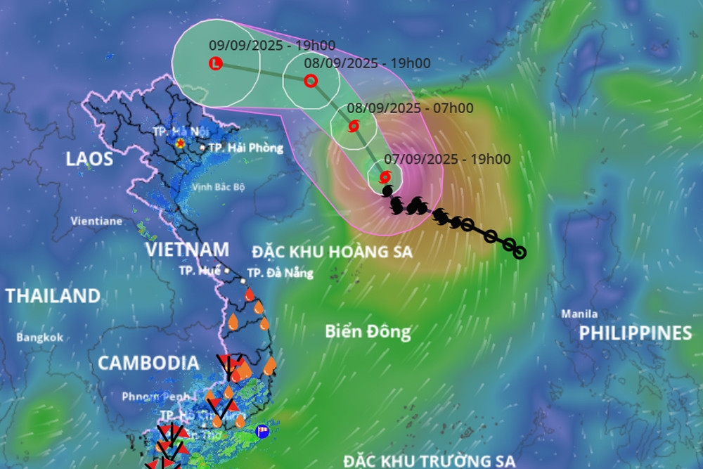 Bão số 7 đổi hướng từ Tây Bắc sang Bắc Tây Bắc Bão số 7 đổi hướng từ Tây Bắc sang Bắc Tây Bắc