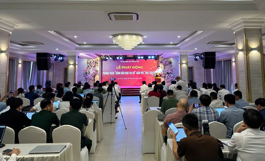 Hà Tĩnh đẩy mạnh phong trào “Bình dân học vụ số” gắn với “Học tập số”