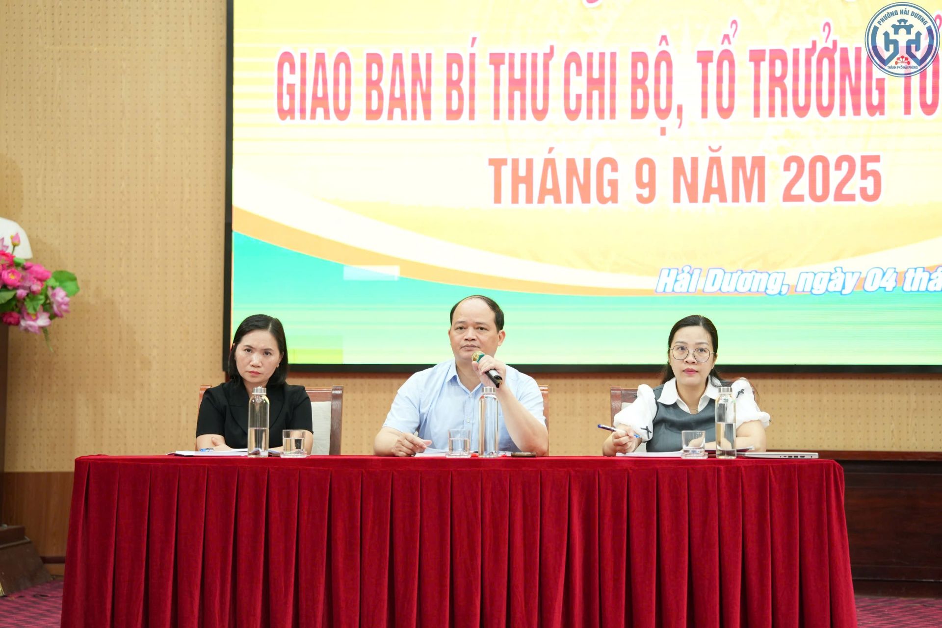 Đồng chí Phạm Công Quân – Bí thư Đảng ủy, Chủ tịch HĐND phường chủ trì Hội nghị Đồng chí Phạm Công Quân – Bí thư Đảng ủy, Chủ tịch HĐND phường chủ trì Hội nghị