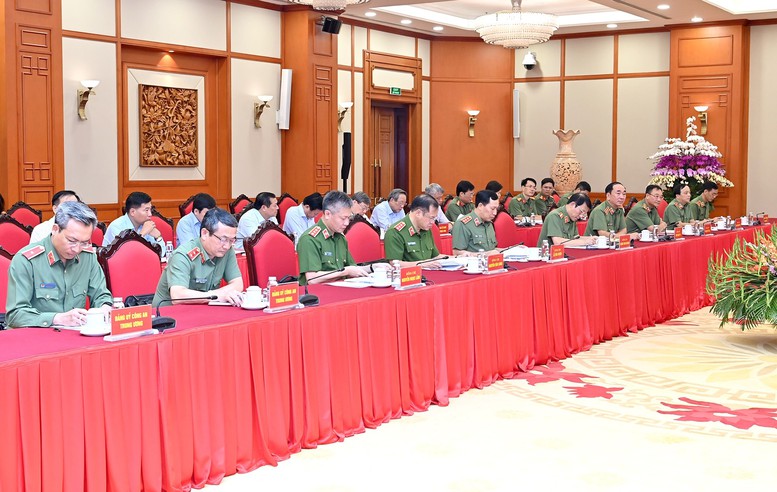 Ban Thường vụ Đảng ủy Công an Trung ương tham dự cuộc làm việc - Ảnh: Báo Nhân dân
