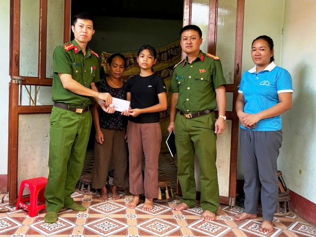 Lan tỏa yêu thương từ mô hình “Công an xã nuôi em” ở Tam Thái