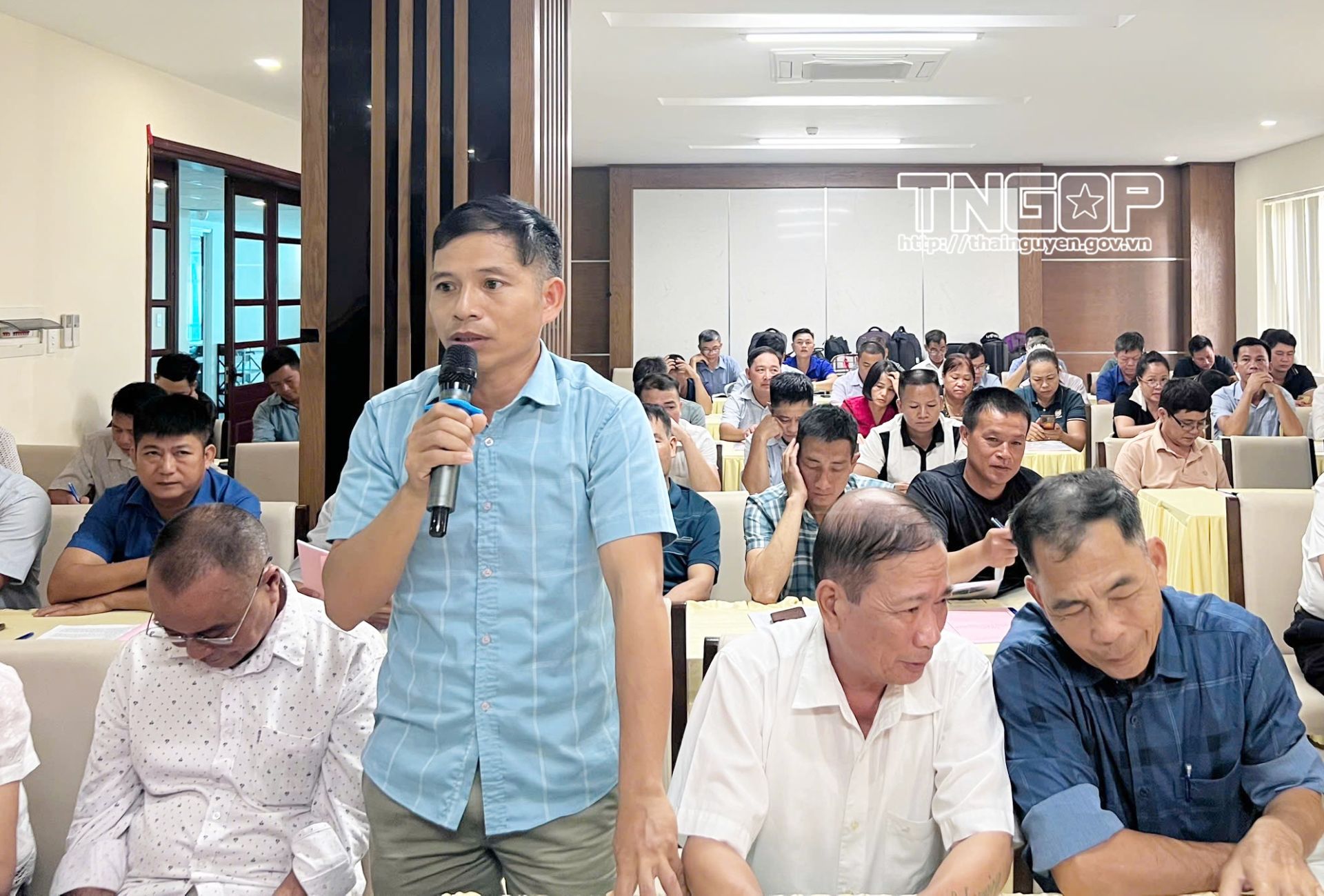 Học viên trao đổi tại Hội nghị Học viên trao đổi tại Hội nghị