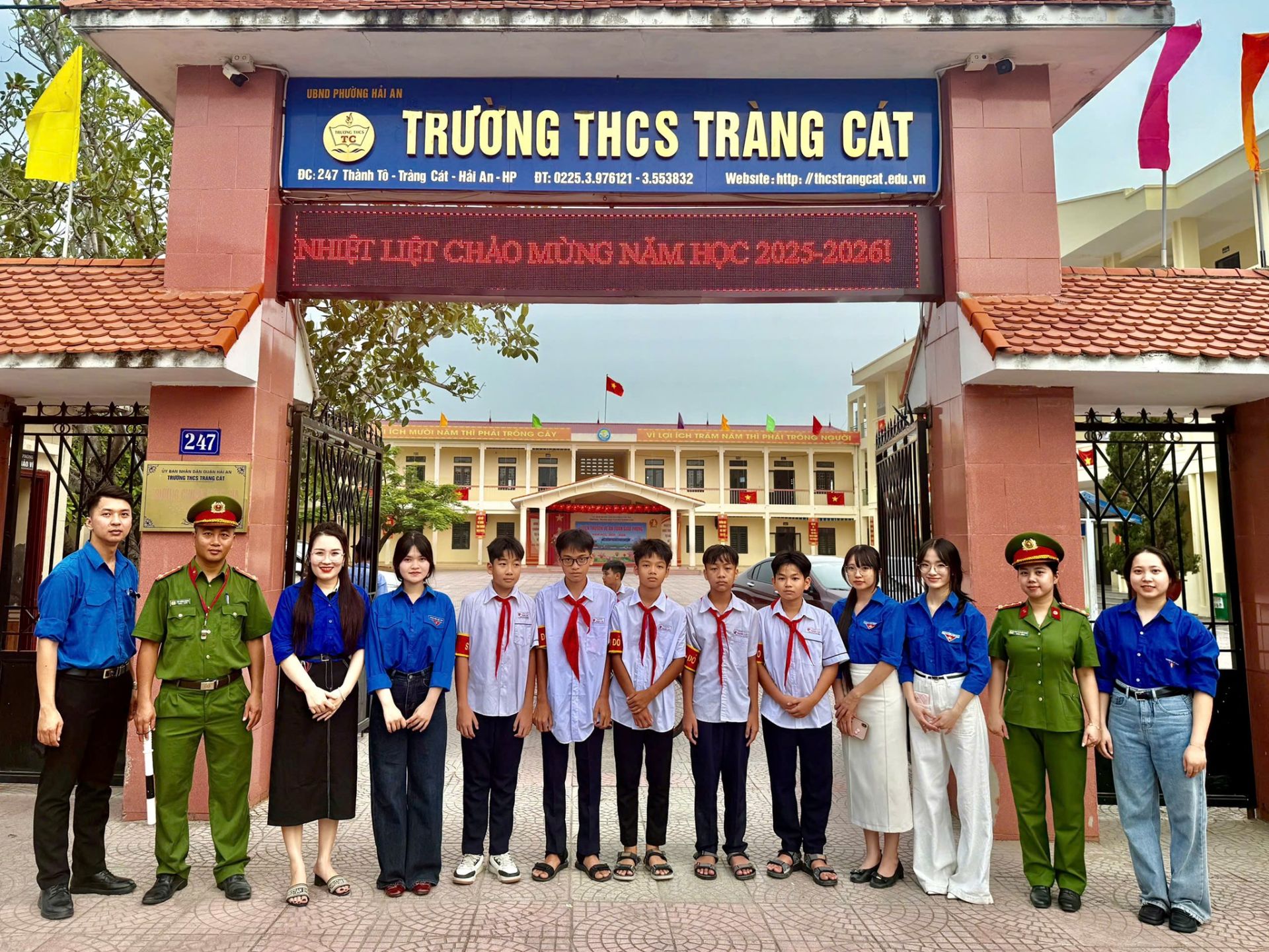 Tuyên truyền an toàn giao thông cho học sinh Trường THCS Tràng Cát