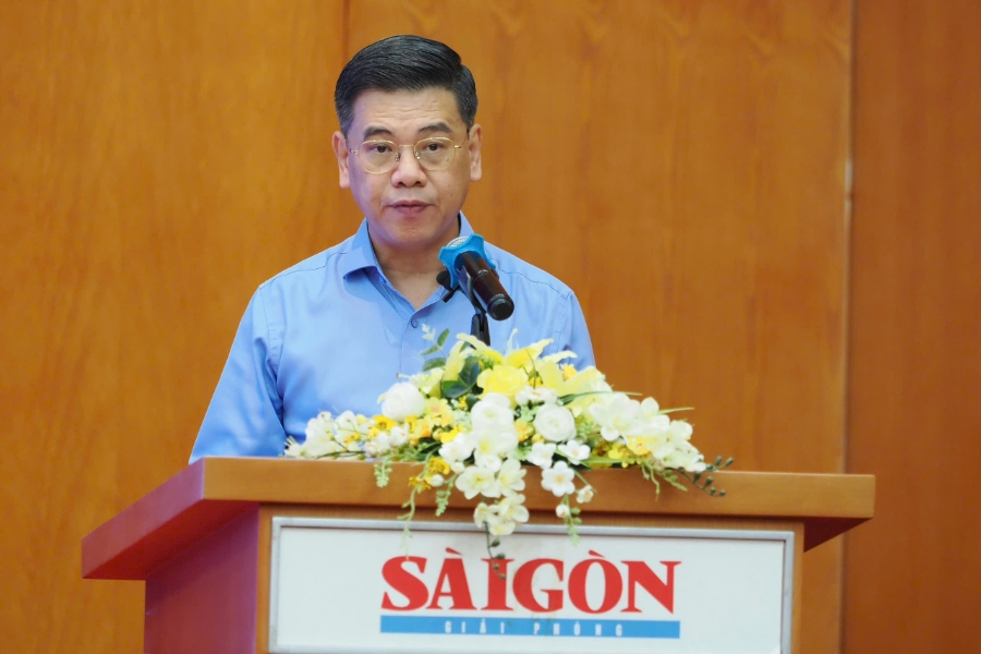 Phó Chủ tịch UBND TPHCM Nguyễn Văn Dũng phát biểu tại hội thảo.