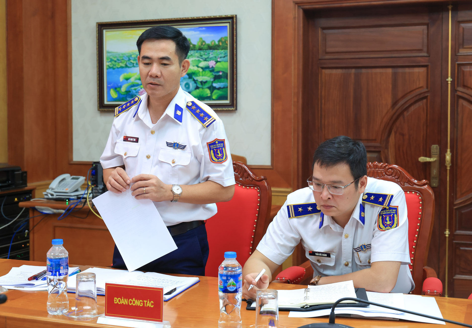 Đại tá Ngô Minh Tùng - Phó Tham mưu trưởng Cảnh sát biển, Trưởng đoàn công tác phát biểu Đại tá Ngô Minh Tùng - Phó Tham mưu trưởng Cảnh sát biển, Trưởng đoàn công tác phát biểu