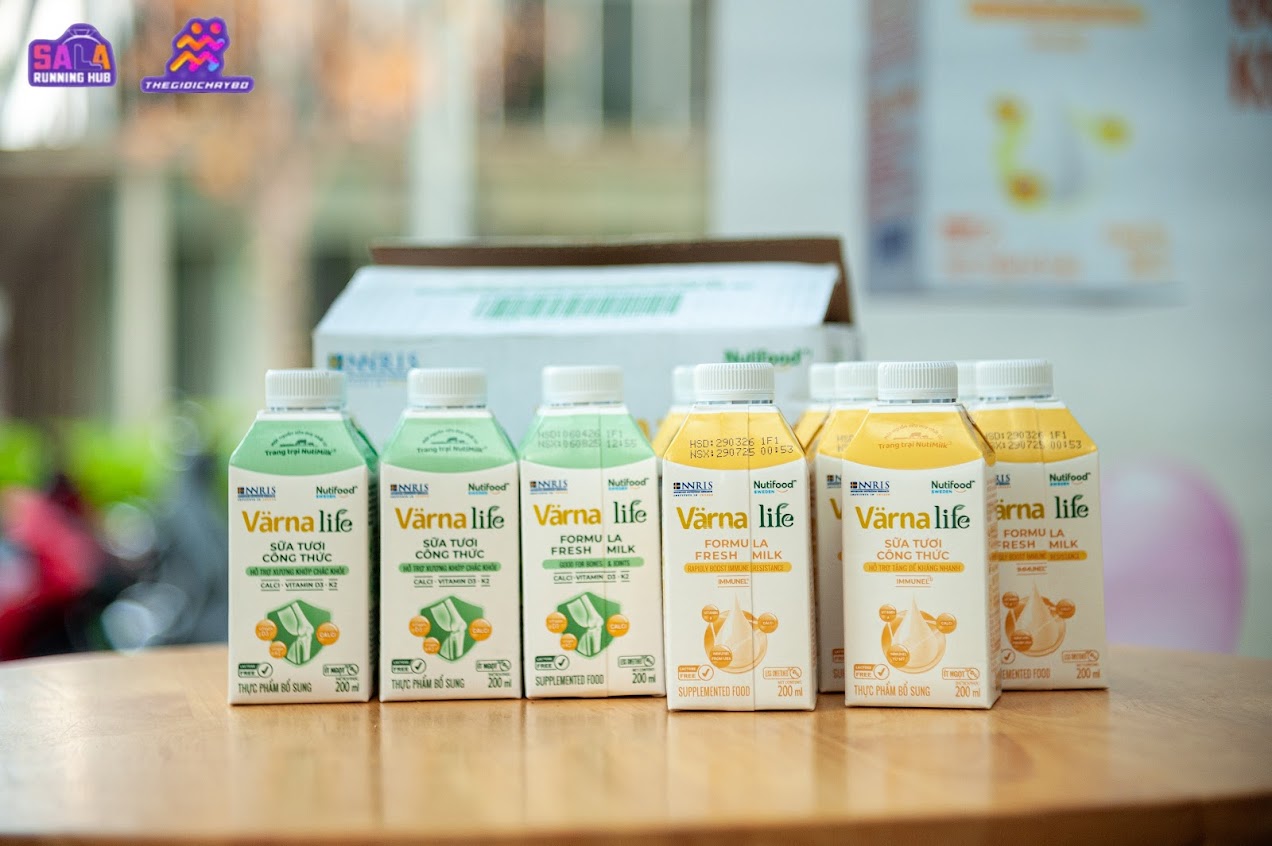 Sữa tươi công thức Värna  Life tiếp sức runner đường chạy dài