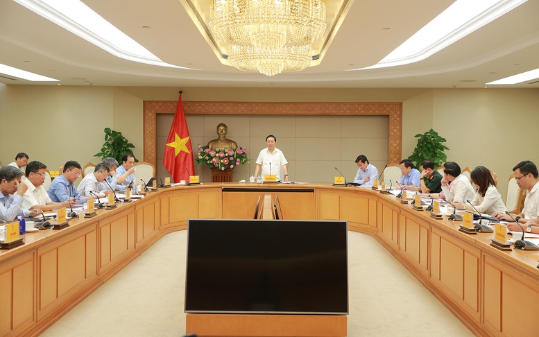 Phó Thủ tướng nêu rõ, Luật sửa đổi phải vừa giữ được những thành quả, di sản đã có, vừa loại bỏ những bất cập cũ, để mở ra một giai đoạn phát triển đô thị – nông thôn hiện đại, bền vững, phù hợp với bối cảnh mới - Ảnh: VGP/Minh Khôi