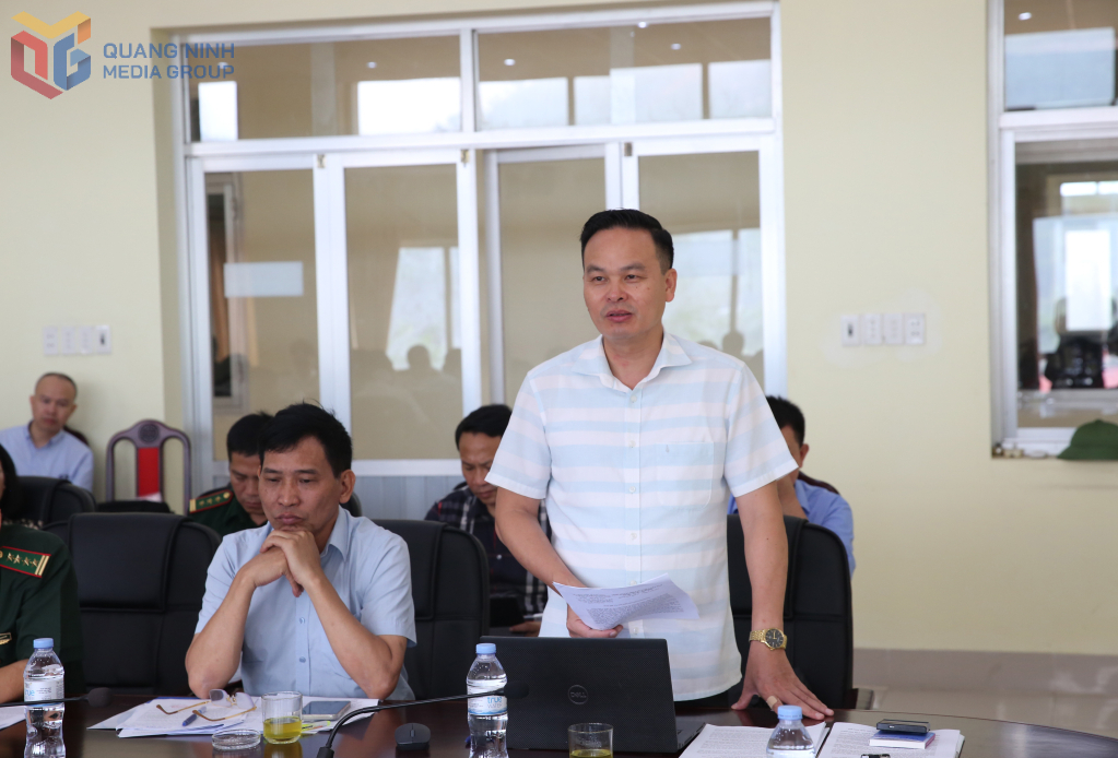 Đại diện các sở, ngành địa phương báo cáo kết quả, tình hình hoạt động tại các cửa khẩu, lối mở trong 8 tháng năm 2025.