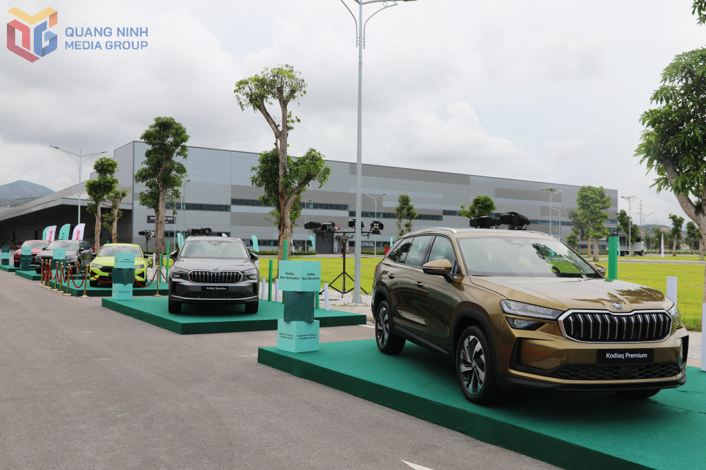 Xe ô tô mang thương hiệu Skoda sản xuất tại Nhà máy ô tô Thành Công Việt Hưng (KCN Việt Hưng) được giới thiệu ra thị trường. Xe ô tô mang thương hiệu Skoda sản xuất tại Nhà máy ô tô Thành Công Việt Hưng (KCN Việt Hưng) được giới thiệu ra thị trường.