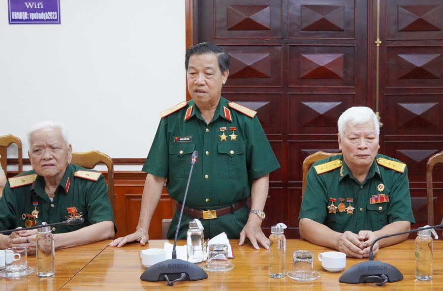 Chủ tịch Hội Chiến sĩ Thành cổ Quảng Trị năm 1972, Thiếu tướng Nguyễn Xuân Sang phát biểu tại buổi gặp mặt.