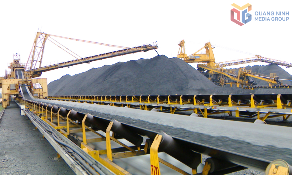 Hoạt động tiêu thụ than tại Công ty Tuyển than Cửa Ông.