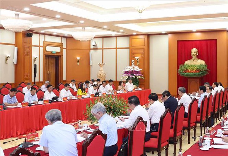 Bộ Chính trị cho ý kiến về công tác chuẩn bị Đại hội Đảng bộ các cơ quan Đảng Trung ương