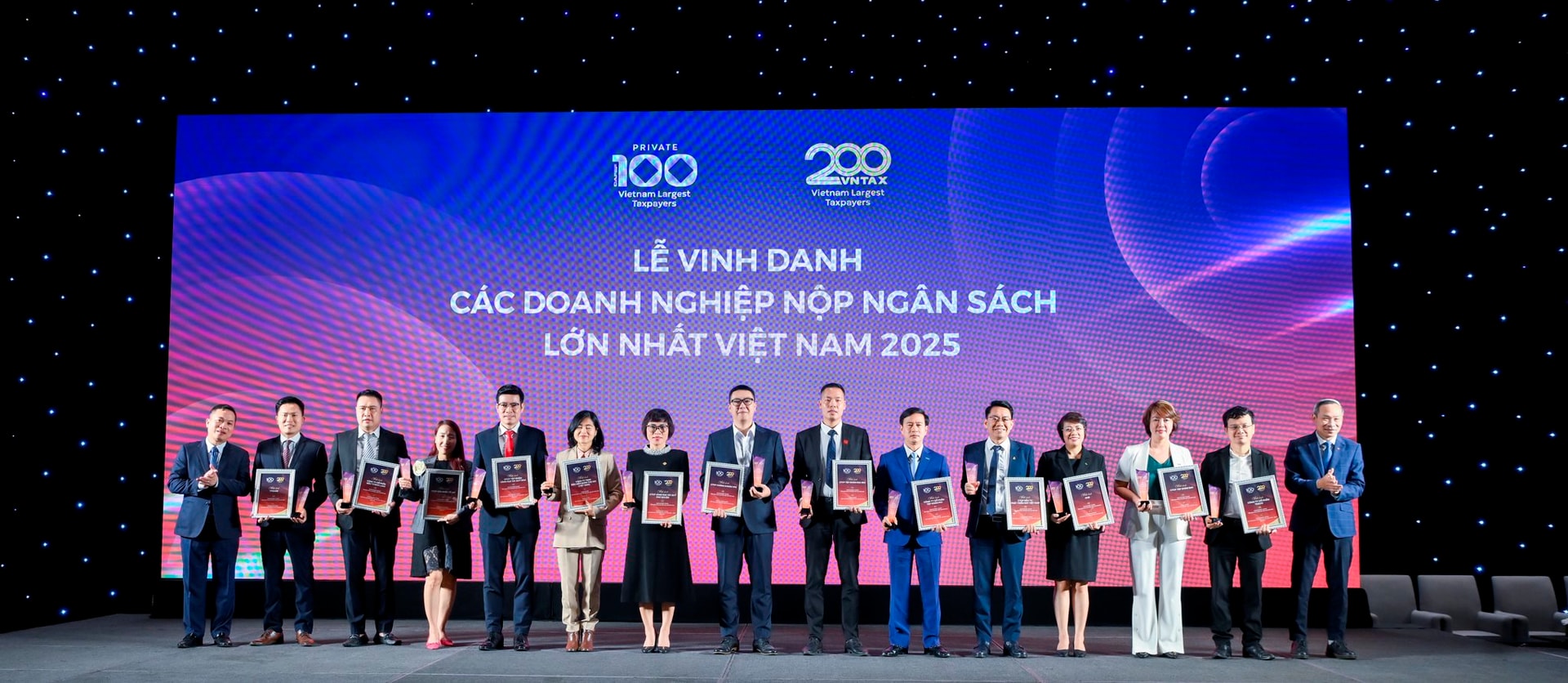 Vinh danh các doanh nghiệp nộp ngân sách lớn nhất 2025. Vinh danh các doanh nghiệp nộp ngân sách lớn nhất 2025.