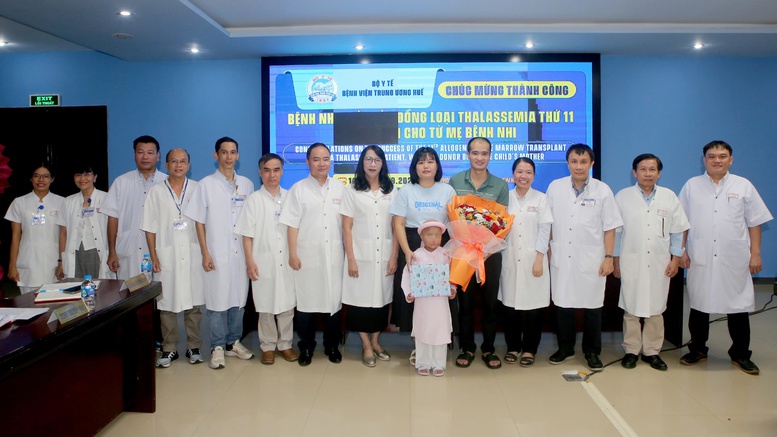 Bệnh nhi xuất viện sau 28 ngày ghép tủy.