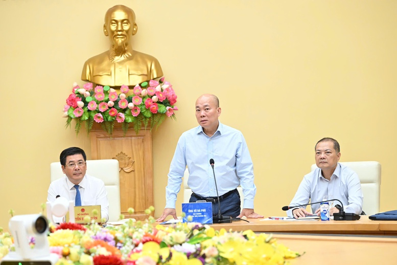 Cục trưởng Cục Xúc tiến thương mại Vũ Bá Phú thông tin về bức tranh thương mại 8 tháng đầu năm Cục trưởng Cục Xúc tiến thương mại Vũ Bá Phú thông tin về bức tranh thương mại 8 tháng đầu năm