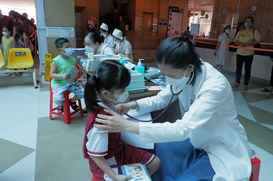 Tây Ninh rà soát tiền sử tiêm chủng và tiêm chủng bù liều cho trẻ